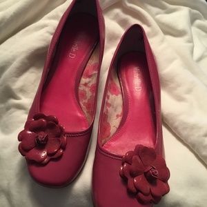 Michelle D hot pink patent shoes Size 8